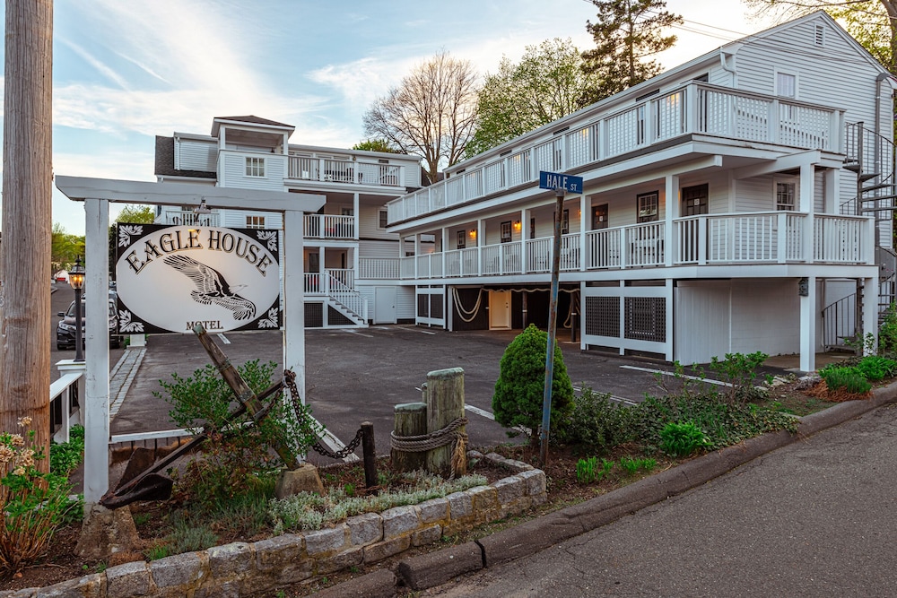 Eagle House Motel