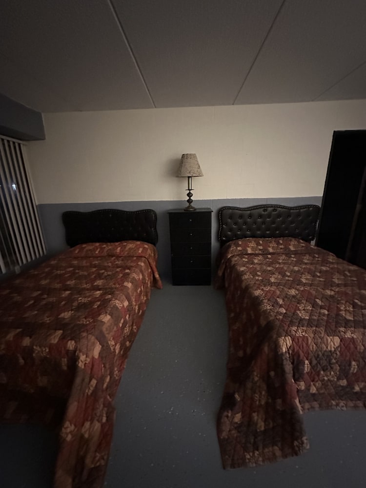 J-E Hotel & Suites view 5
