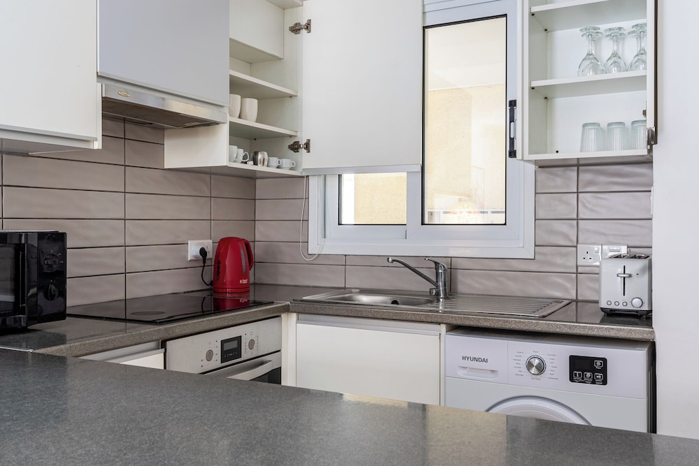 Levante - 2-BR Apt. & Terrace in Larnaca