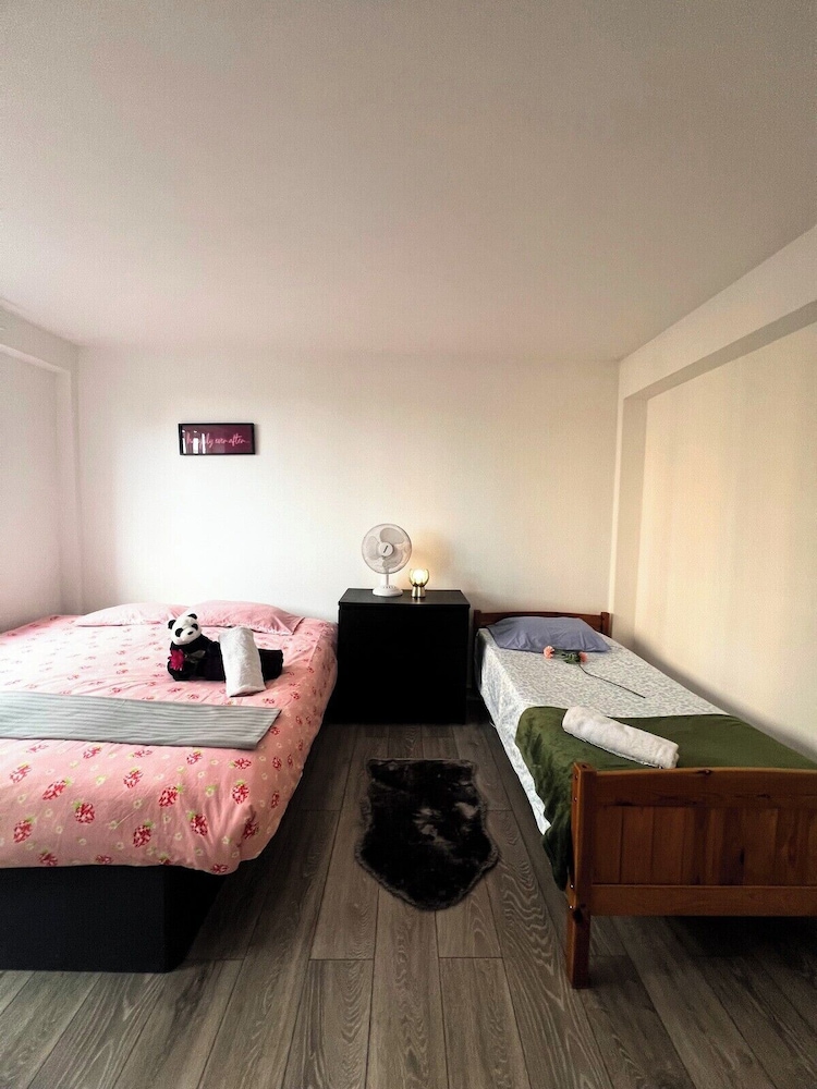 London Luxe Apartment - Spacious & Stylish