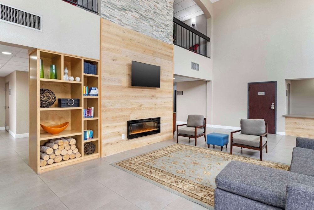 Comfort Suites Shenandoah-The Woodlands - Property Image 24