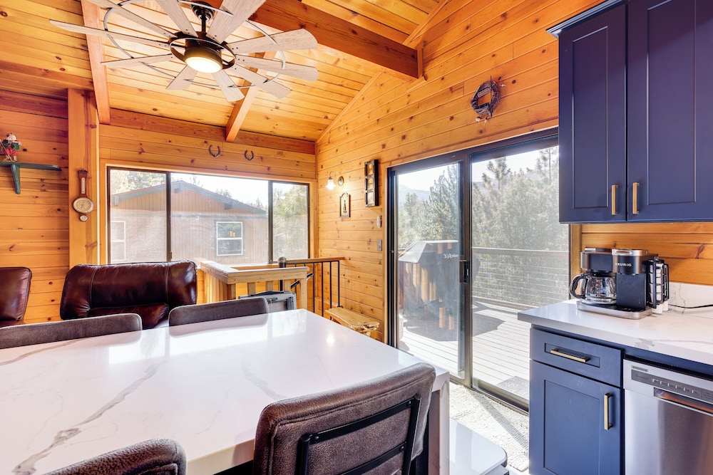 1 Mi to Skiing: Mtn-view Cabin in Big Bear Lake