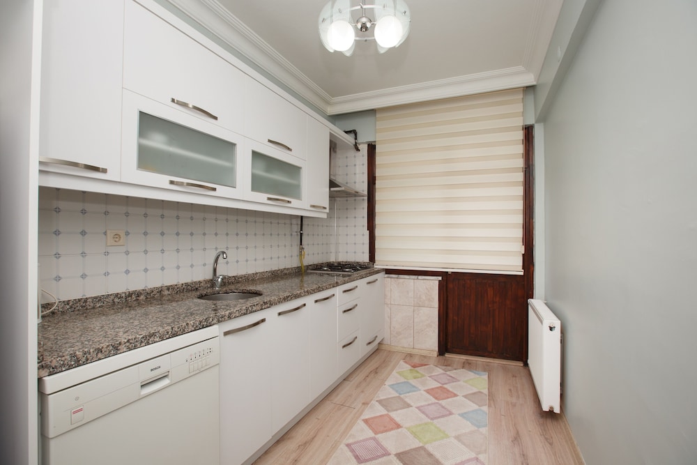 Guven Suite House