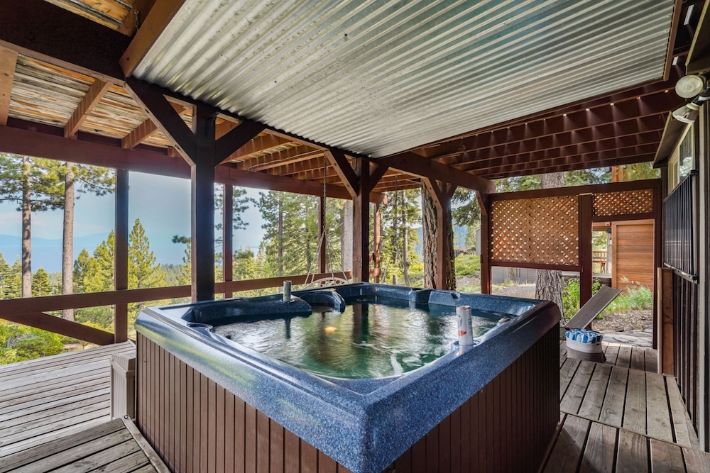 Horizon by Avantstay Stunning A-frame Cabin w Hot Tub Billiards Lake Views