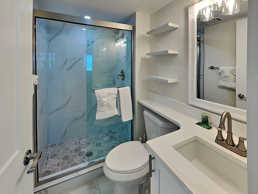 Seaside 2 by Distinctive Beach Rentals
