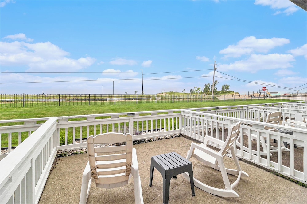 Snyder's Shoreline Inn