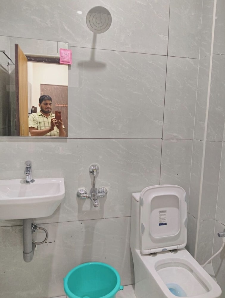 Hotel NVR Grand