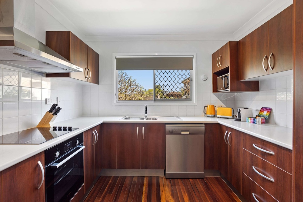 Windsor Cosy 2-bedroom Unit in Quiet Neighborhood