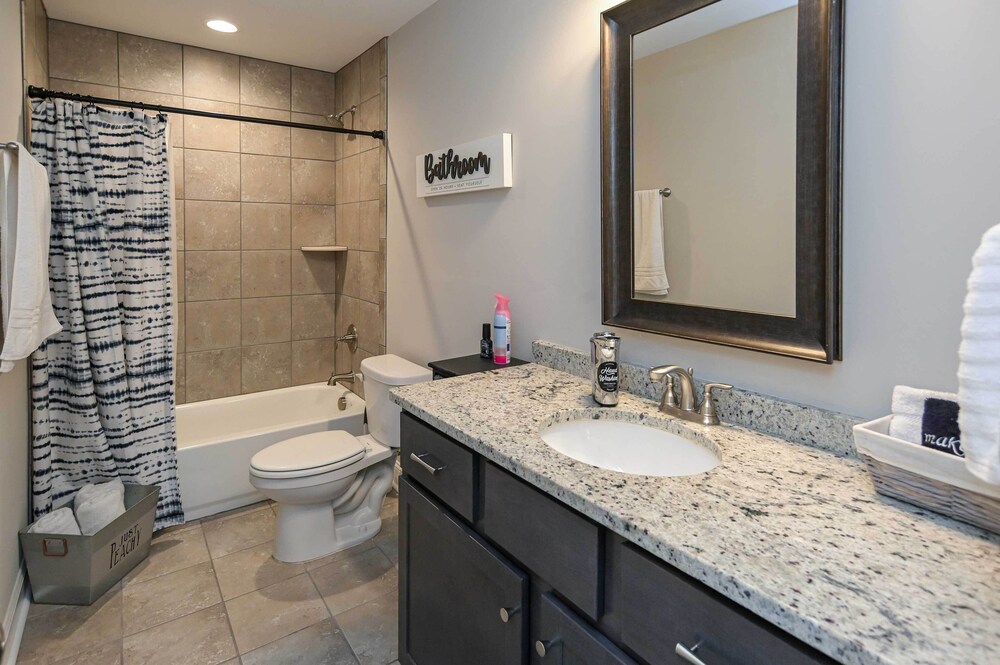 Quiet Family Home 15 Mi to Dtwn Huntsville! - Property Image 4