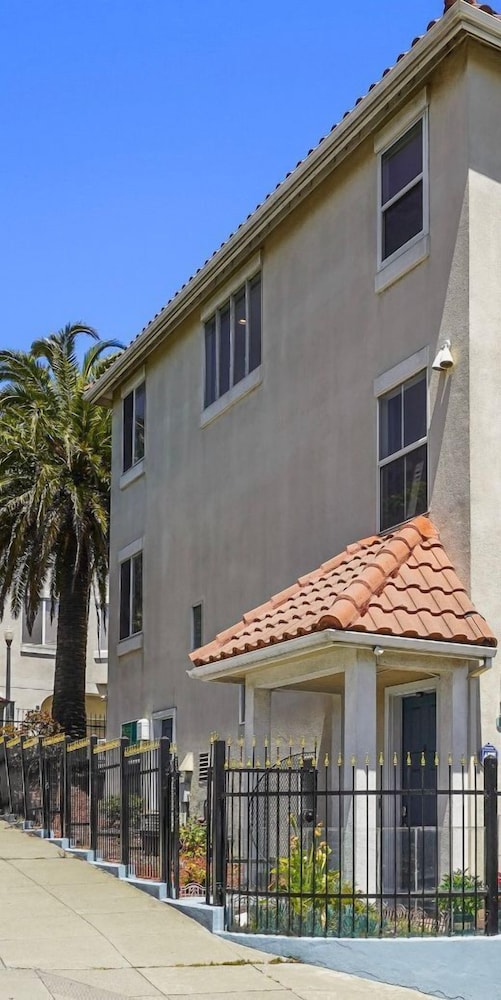 Beautiful 2BR in Silver Terrace