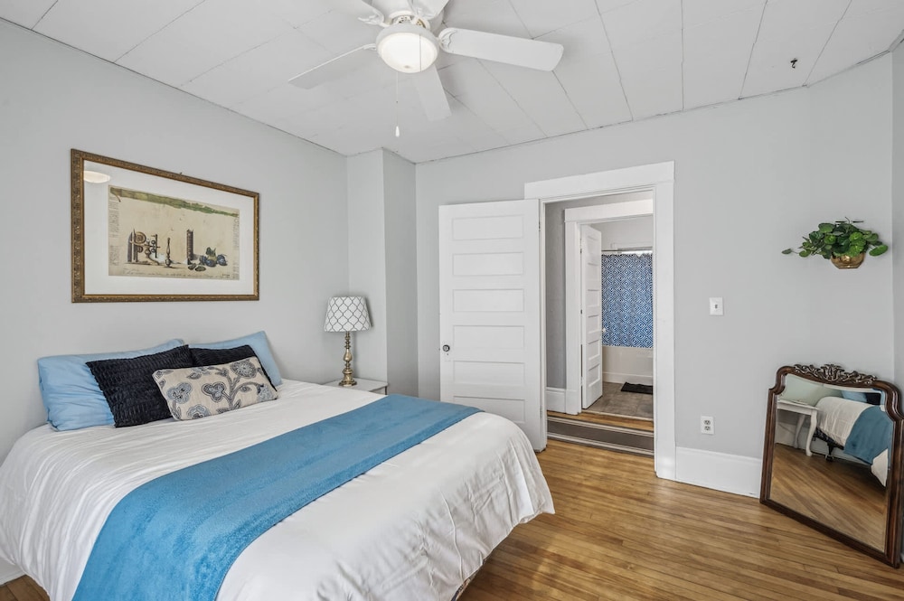 4BR 2BA Home in Charming St Paul - Sleeps 10