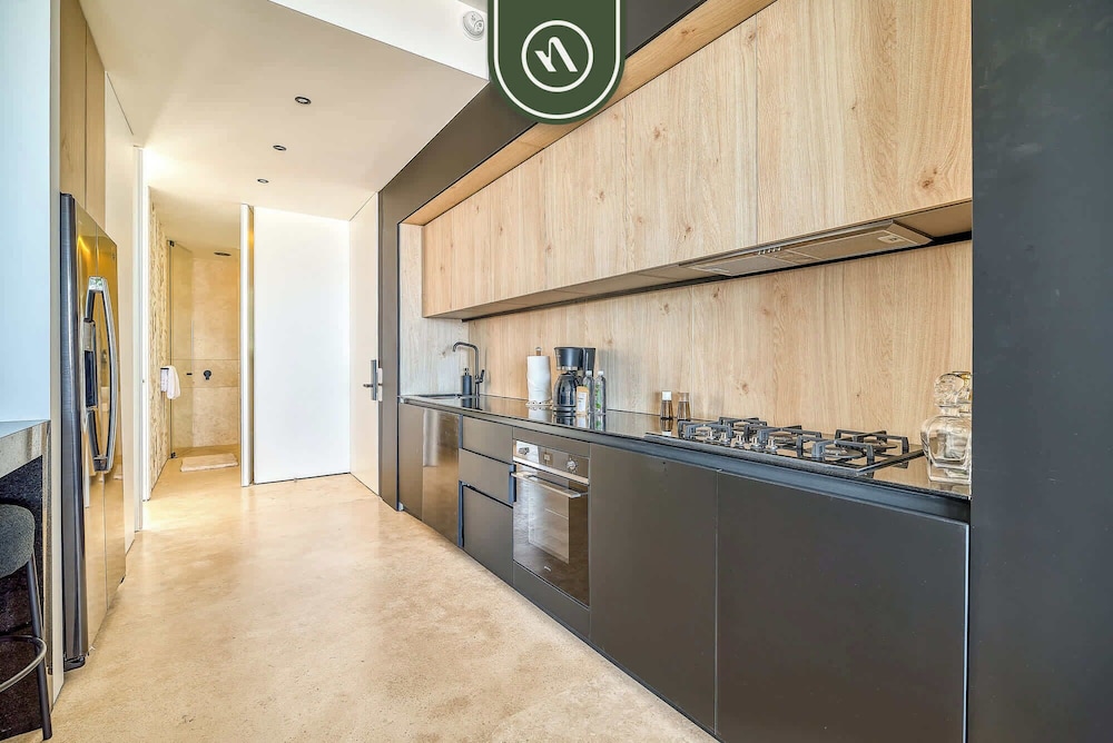 Luxury 1BR Condo With Private Terrace - Ocean View
