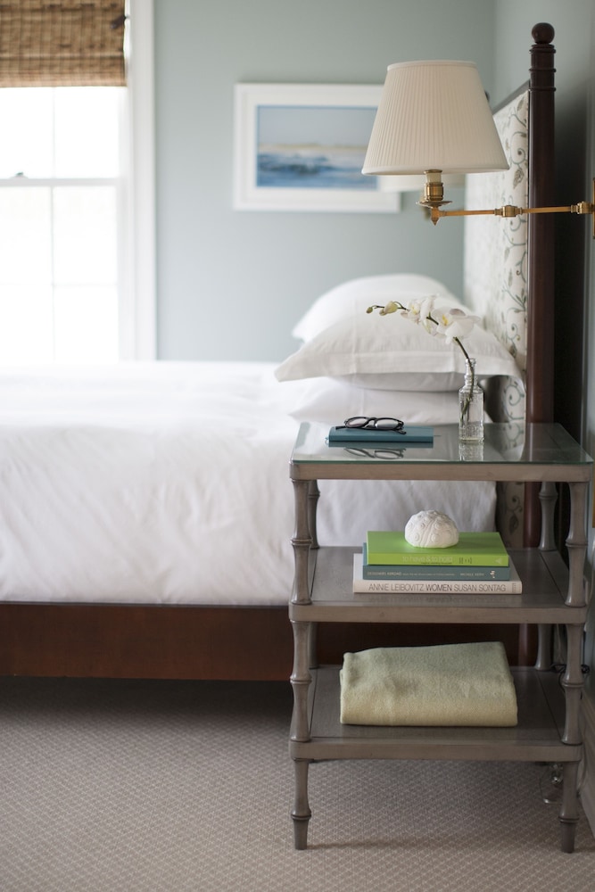 The Quogue Club at Hallock House