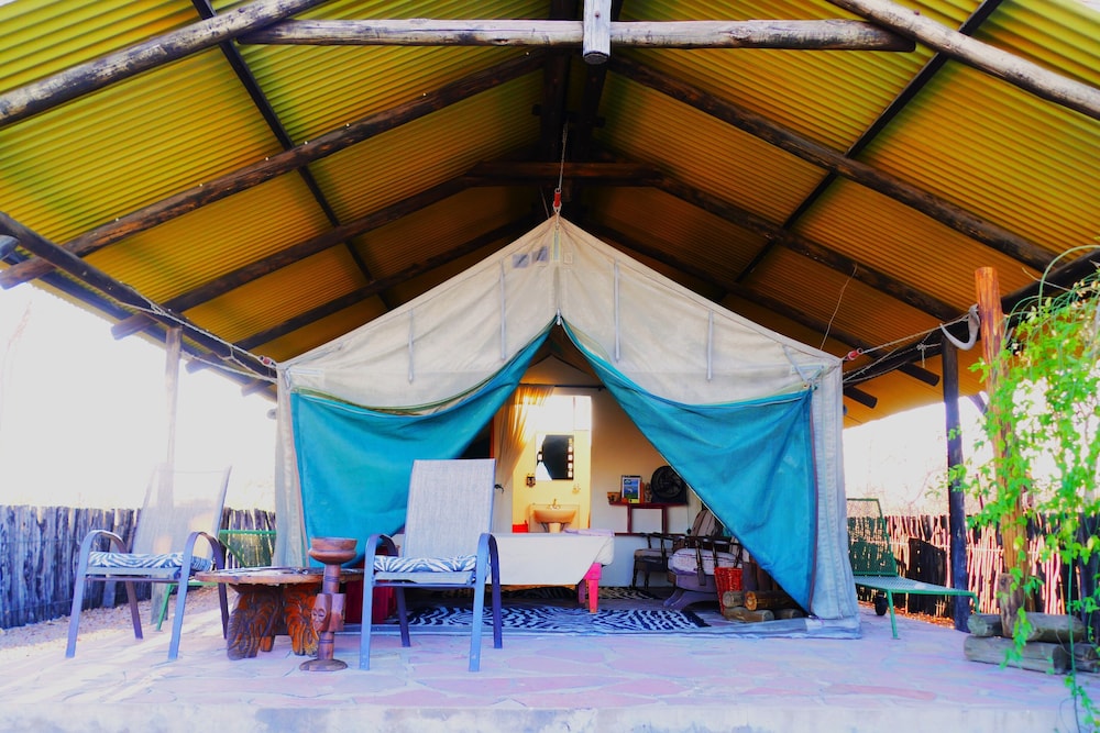 Omukuyu Wildlife Lodge