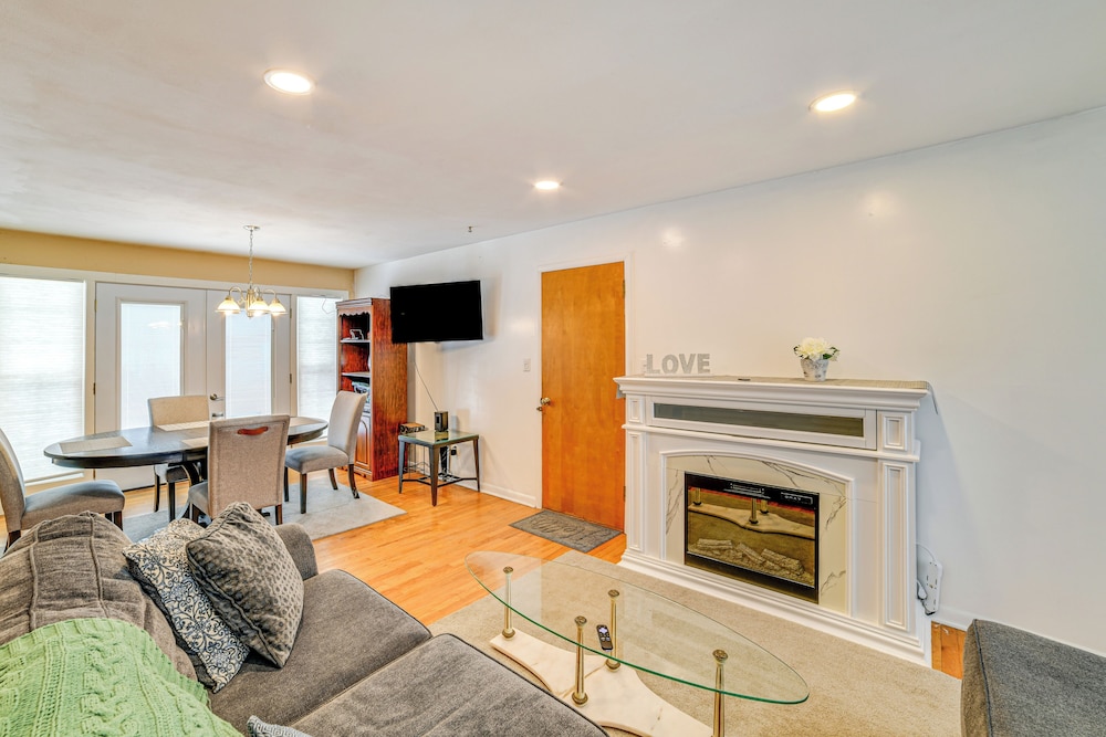 4 Mi to Dtwn: Pet-friendly Home in Utica