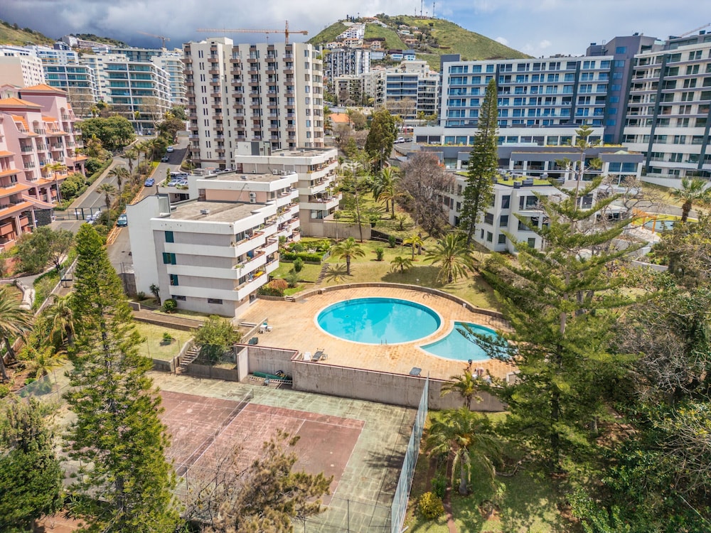 Summertime Stay by Madeira Sun Travel
