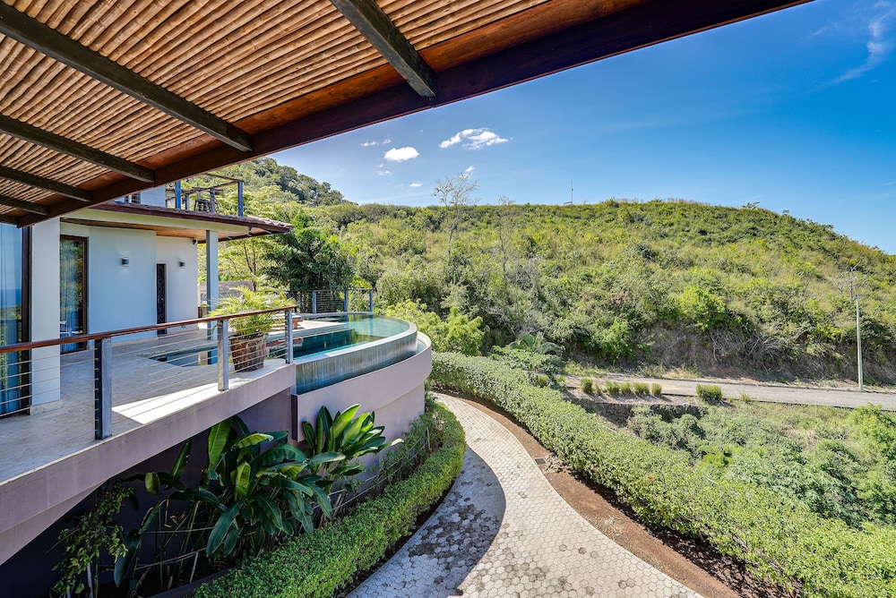 Luxury Home w/ Views & Infinity Pool: Near Beach!
