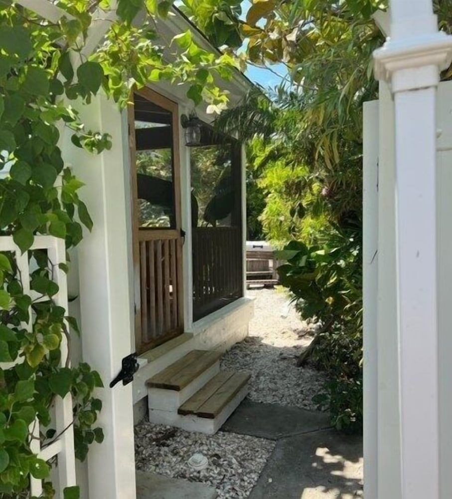 2404 Ave B 2 Bedroom Cottage by RedAwning