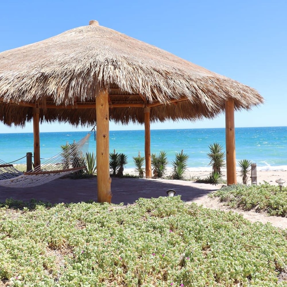 Casa Evita 4 Bedroom Beachfront Home