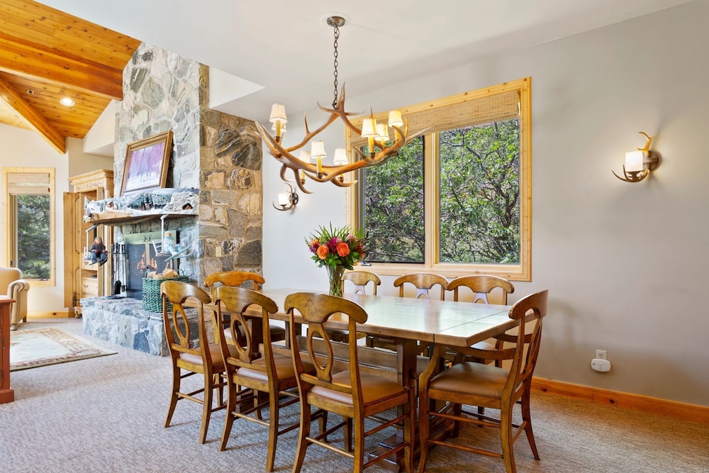 Trail's End Lodge at Deer Valley Resort - Four Bedroom Residence with Spa #18 4 Condo