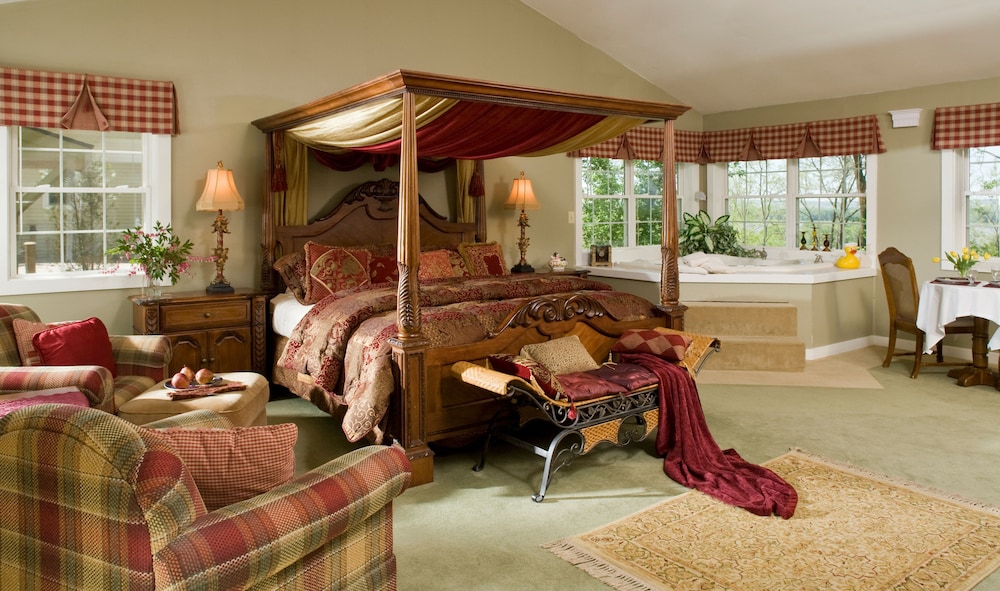 Goldmoor Inn