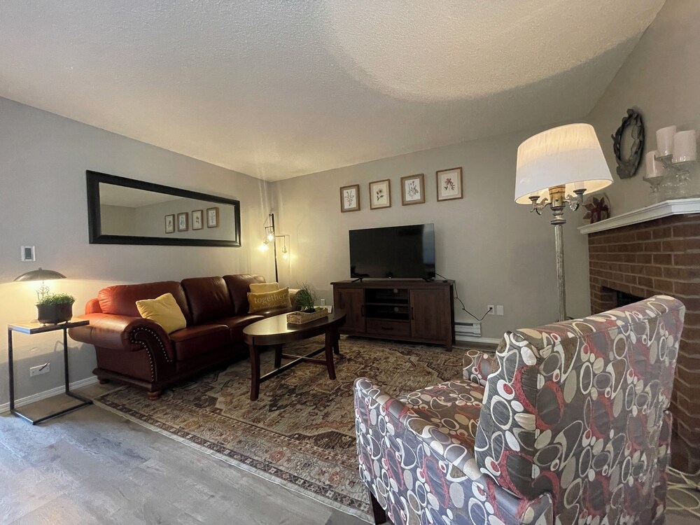 Campus West Nest - King Bed + Walk to CSU