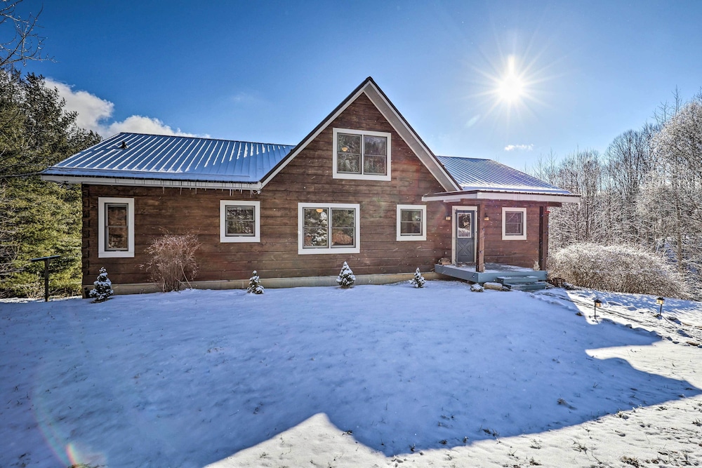 Quaint Creston Hideaway w/ Mtn Views & Hot Tub! view 2