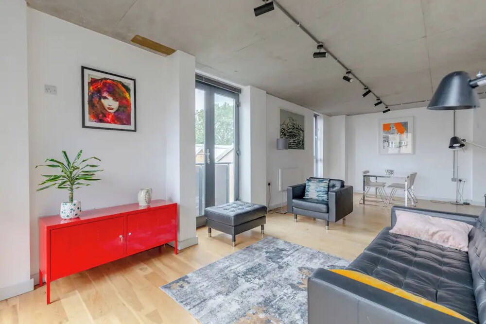Beautiful & Bright 2BD Flat - Dalston!