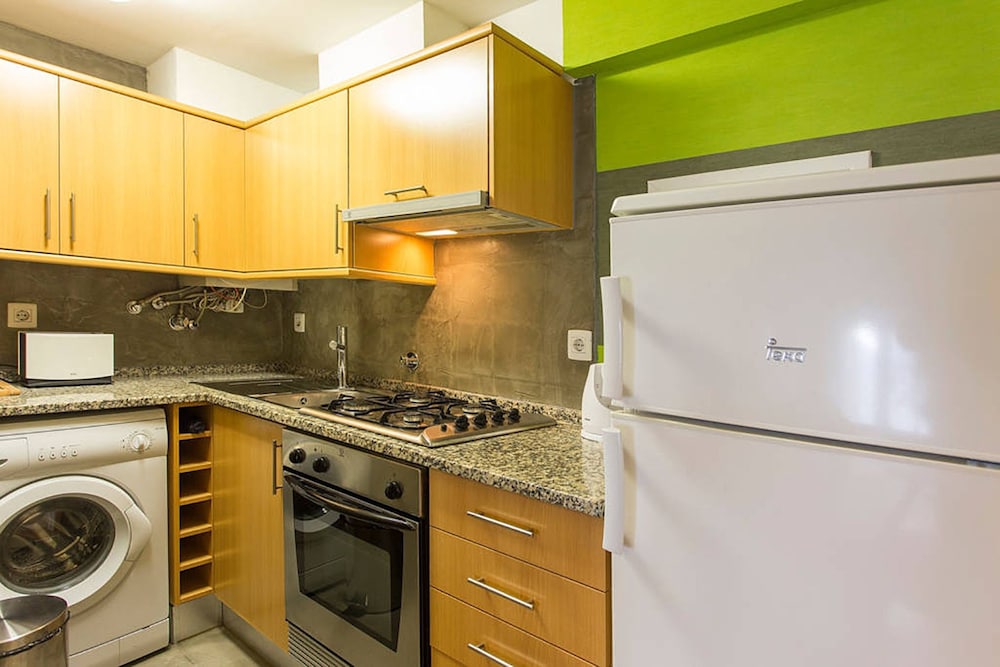 Contemporary by Apartments Alfama