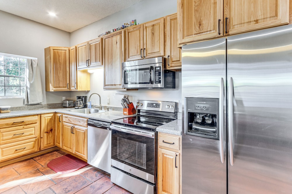 Fishing Dock: Waterfront Pensacola Retreat