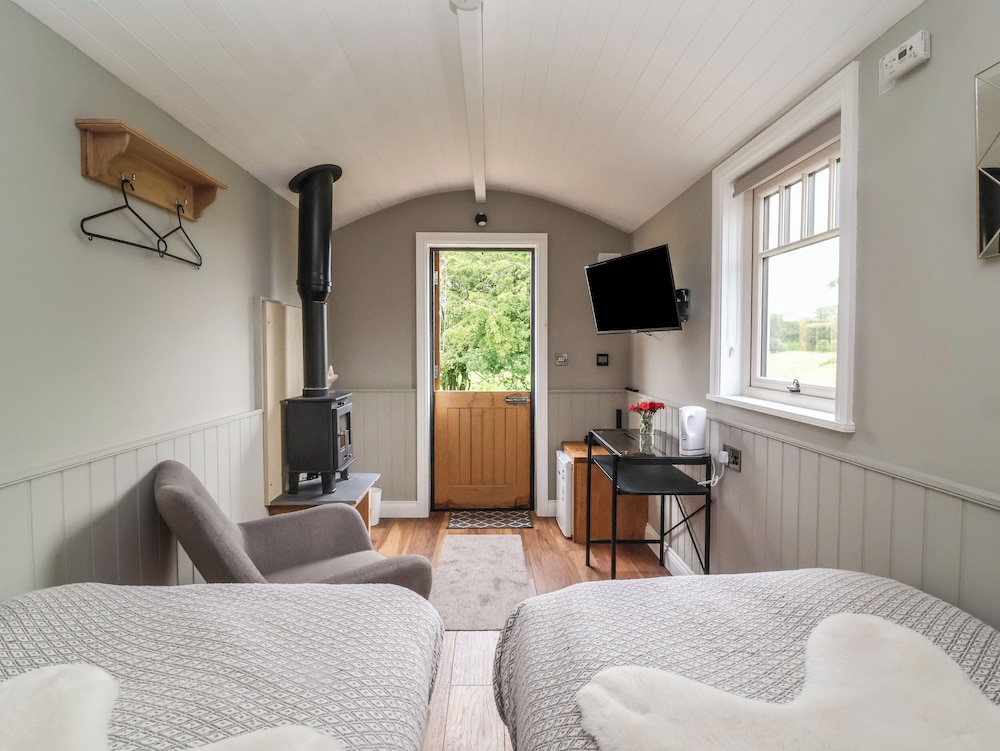 Stormont Hut