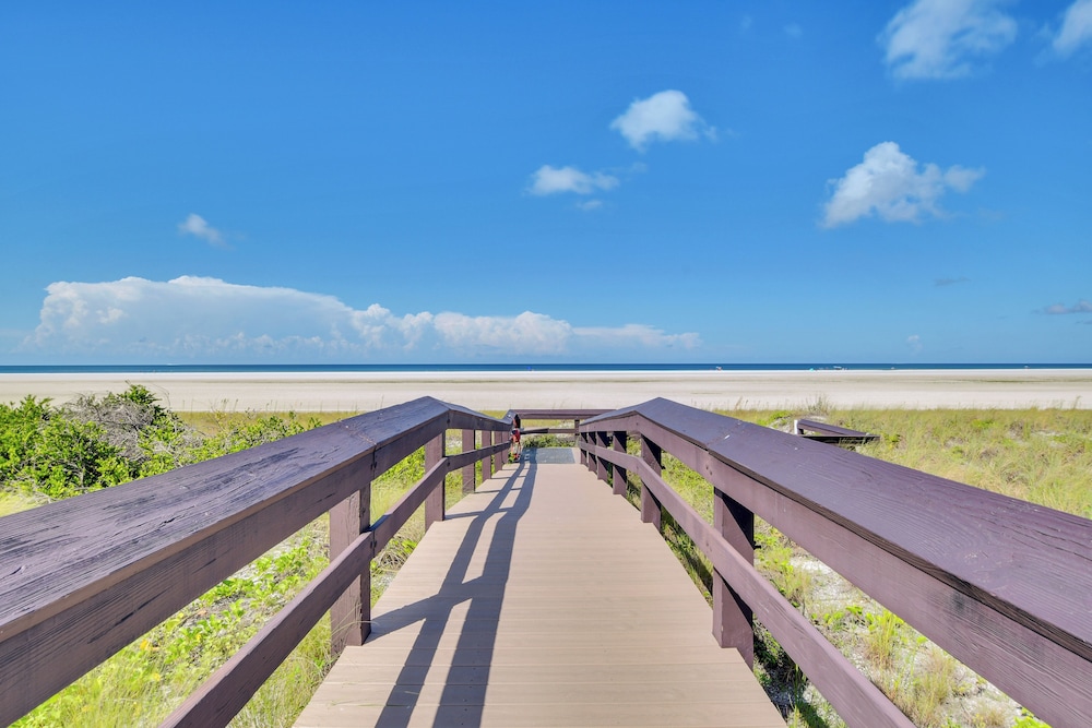 Direct Beach Access: Marco Island Resort Condo!