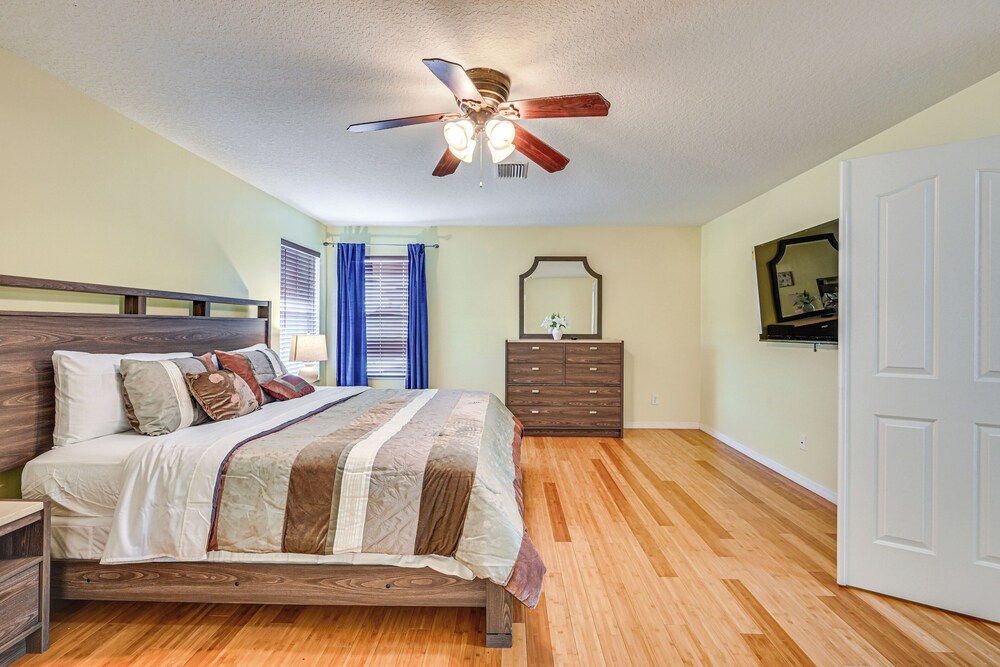 9 Mi to Apollo Beach: Riverview Getaway!