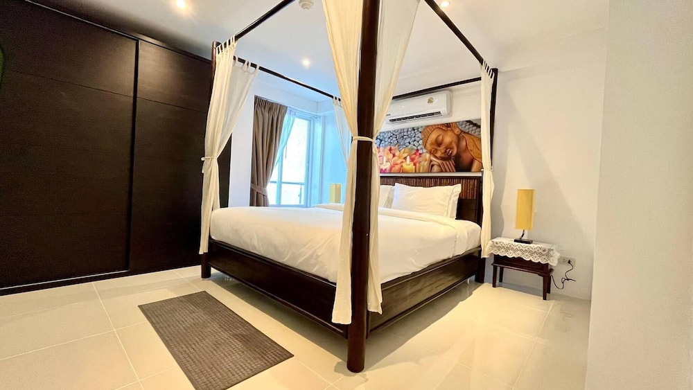 B6 - 1 Bdr Modern Condo With Balcony and Pool, Karon