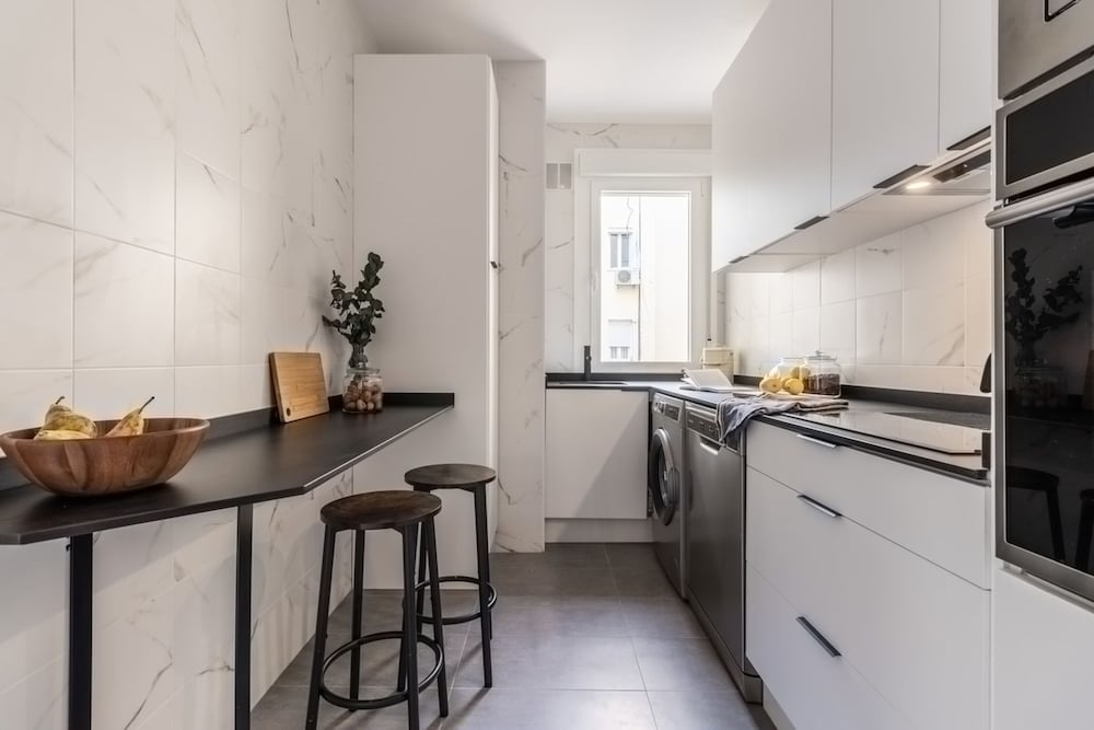 Sofia - 4 Bedrooms and Balcony in O Donell