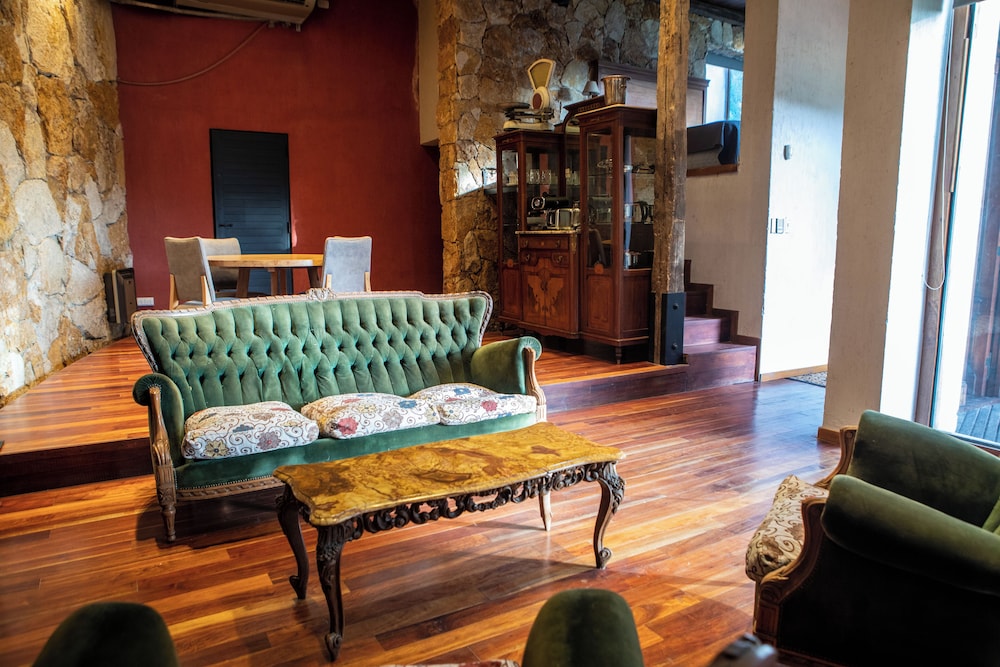 Stone Tiny Houses Malbec Zone