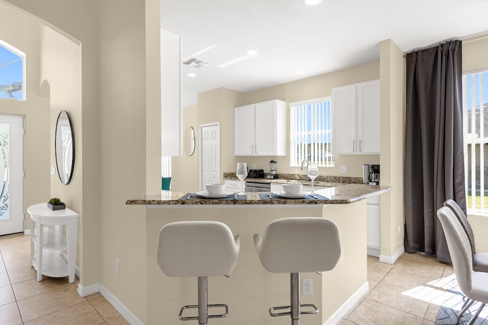 Upstay: Crystal Cove Resort Villa w/ Pool & Games