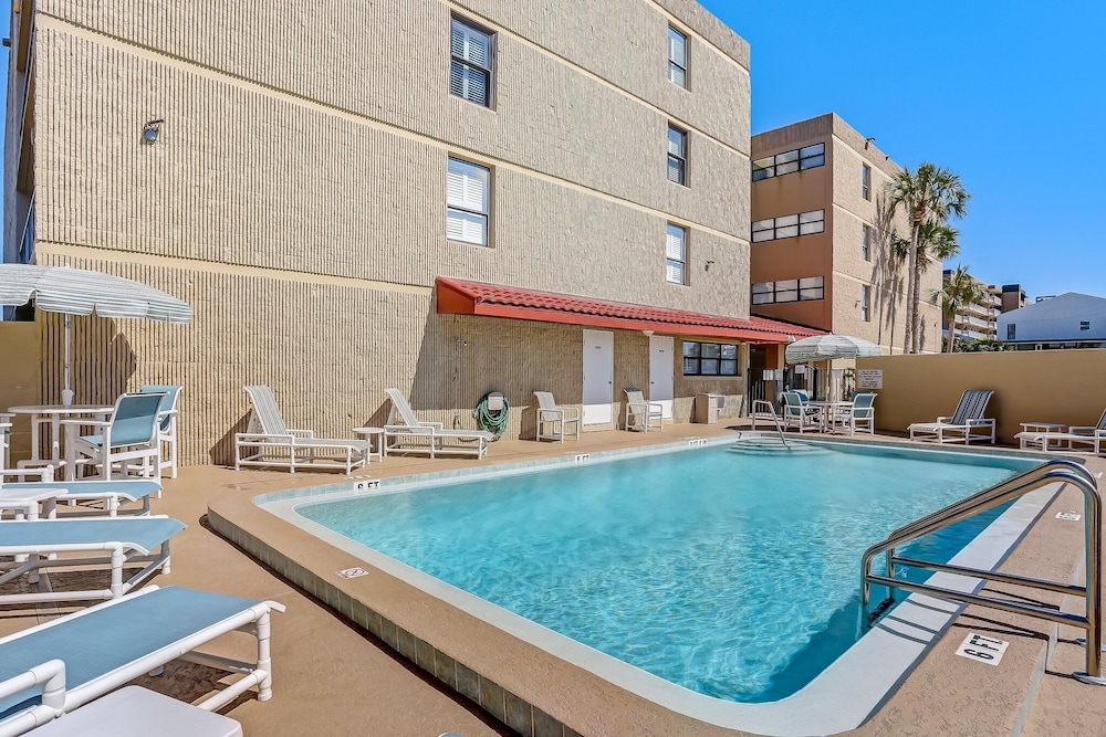 Ketch Courtyard 302 2 Bedroom Condo