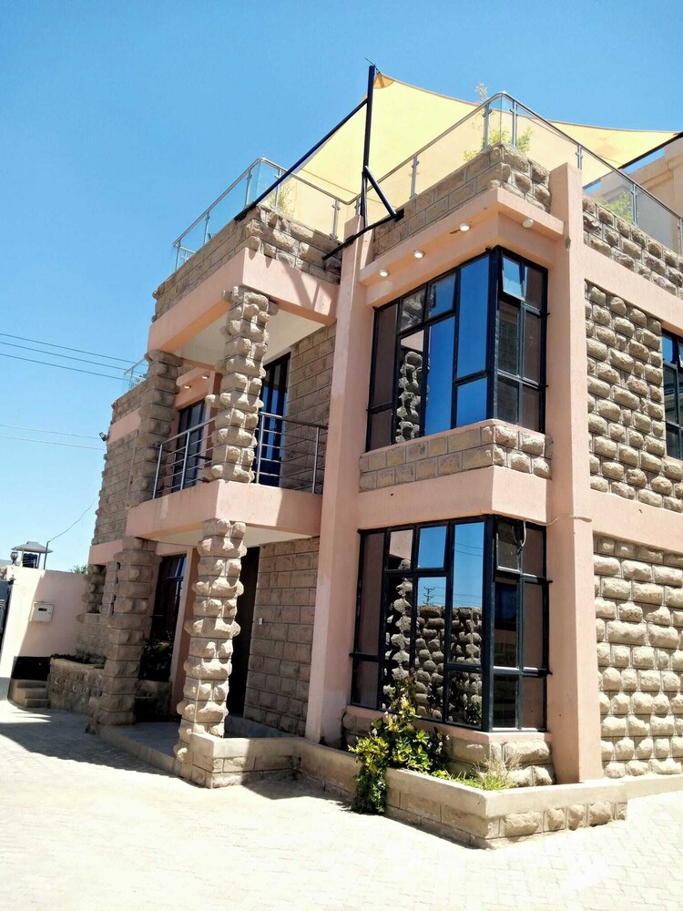 Lux Suites Samora Villas Athiriver