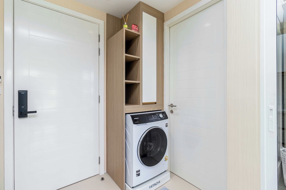 City1BR Condo Pool Gym C261