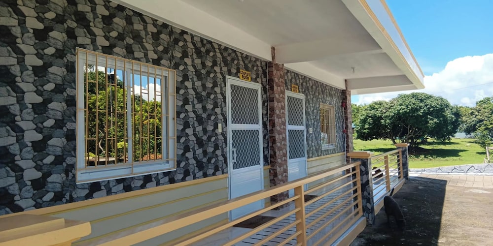 Michael's Homestay - Farm Villa near Patar Beach & Bolinao Falls