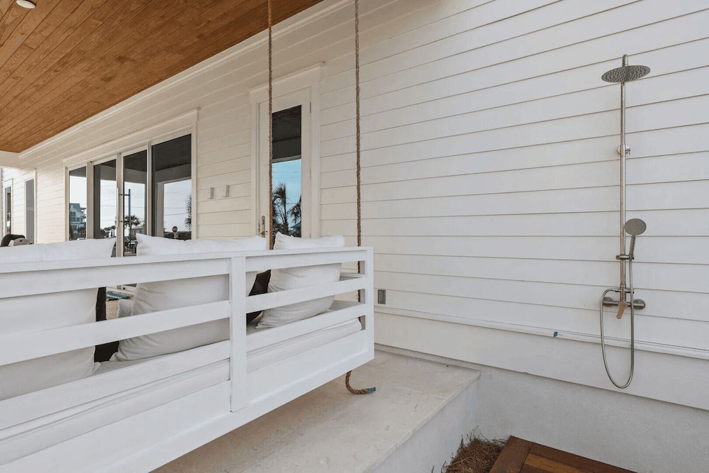 30A Beach Getaway by Avantstay Gulf Views + Pool Golf Cart + Bonfires