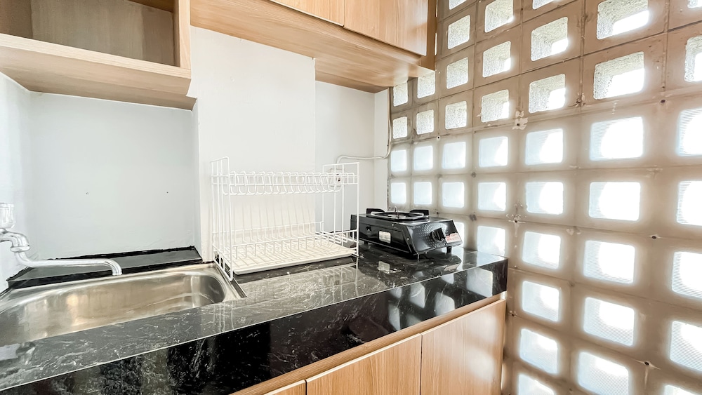 Neutral Cozy Stay Studio Apartment At Margonda Residence 1