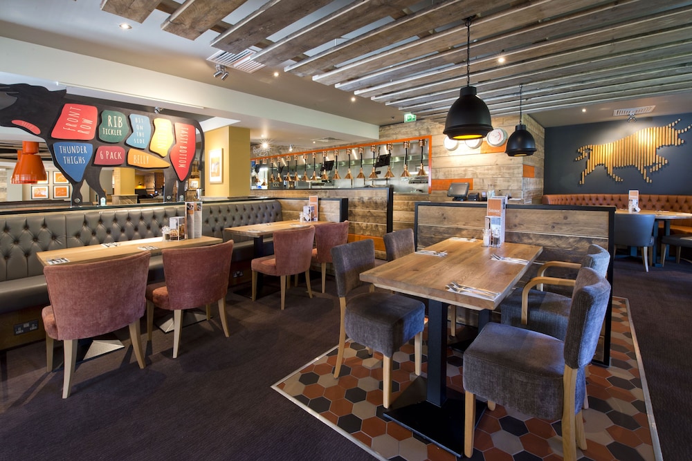 Premier Inn Cirencester, photo 13
