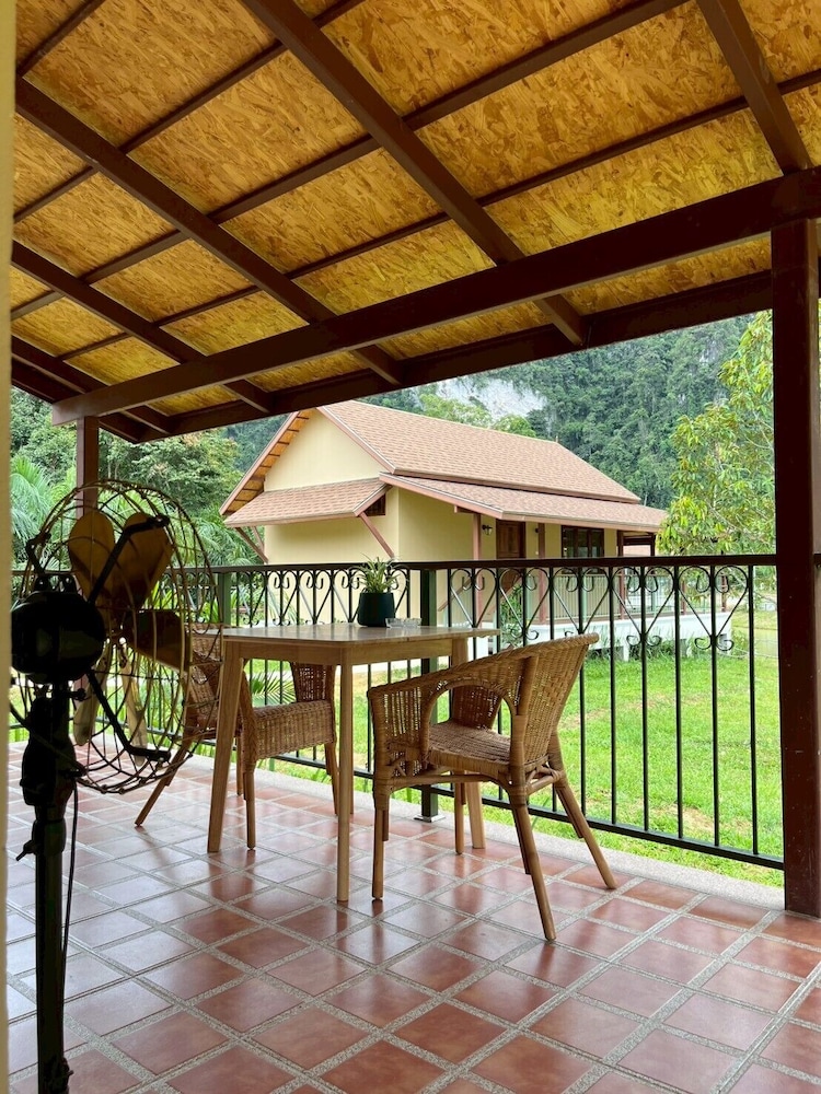 Lost Horizon Resort - Khao Sok
