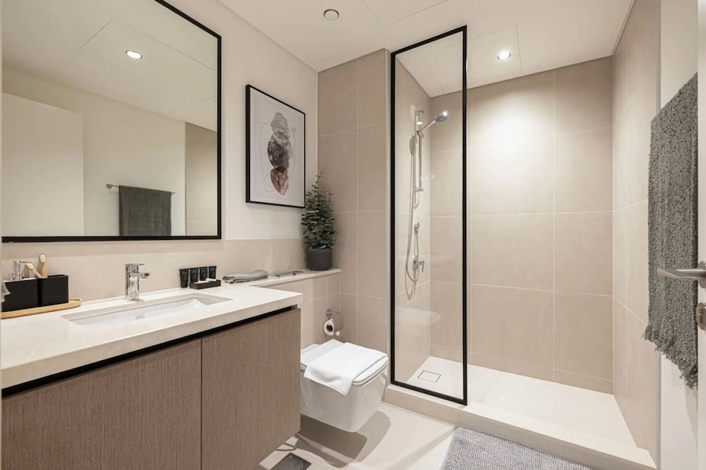 Burj Crown Lux Apartment by Dubai Mall
