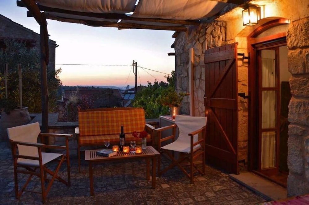 Apanemia Stone House in Crete view 5