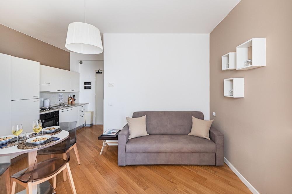 Residenza Miralago - 16 Domitilla - Locazione BK