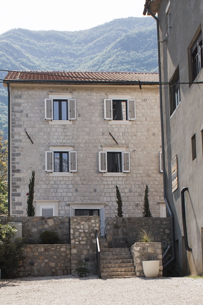 Galathea House