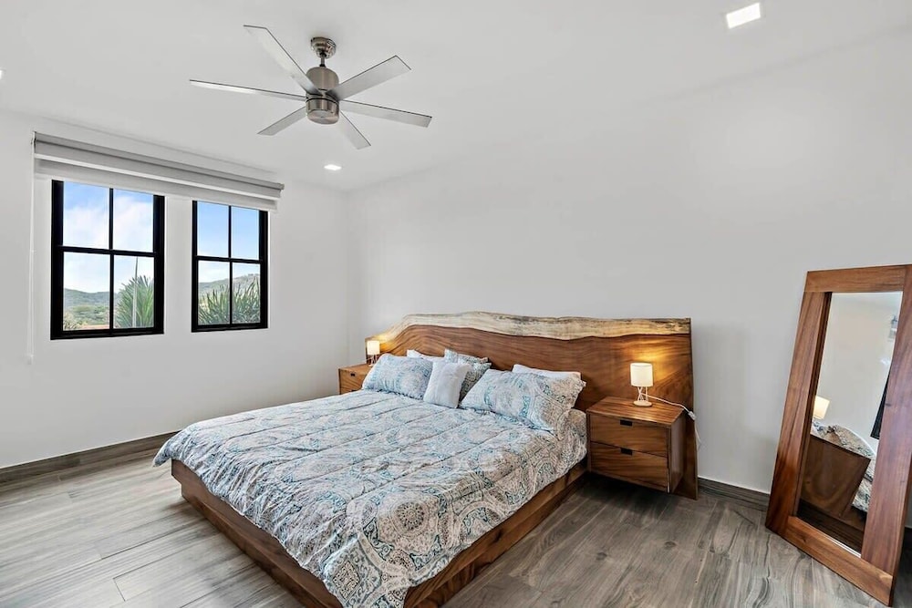 3-BD on 3rd Floor with Great Ocean View